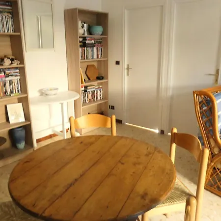 Beau T3, Calme, Parking Gratuit Apartament